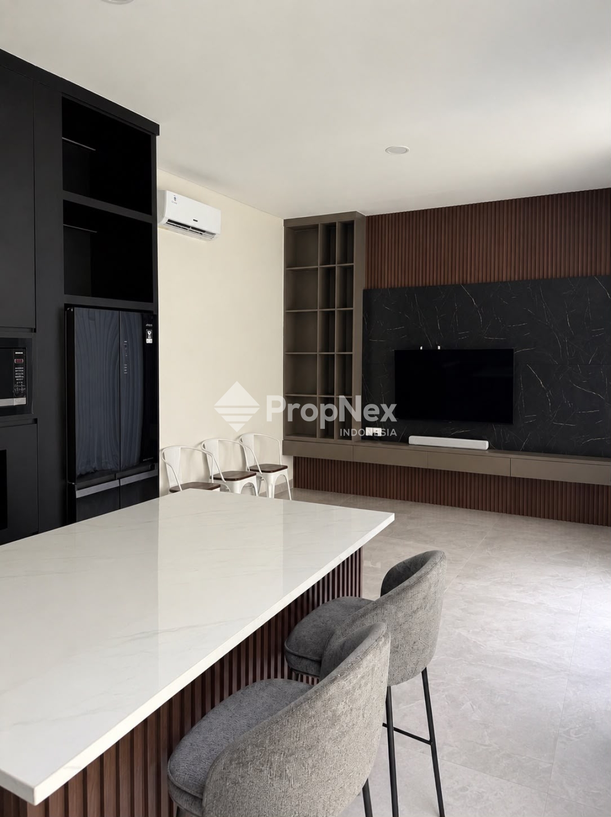 Rumah Citraland Utara Pelican Hill Dekat Gwalk & Pakuwon Mall — foto 3